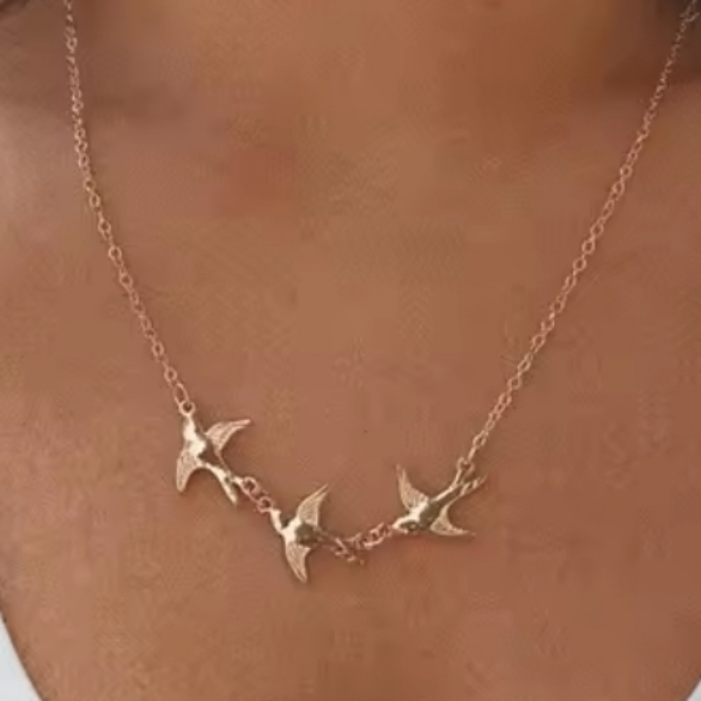 Three Little Birds Gold Swallow Necklace | NWOT
